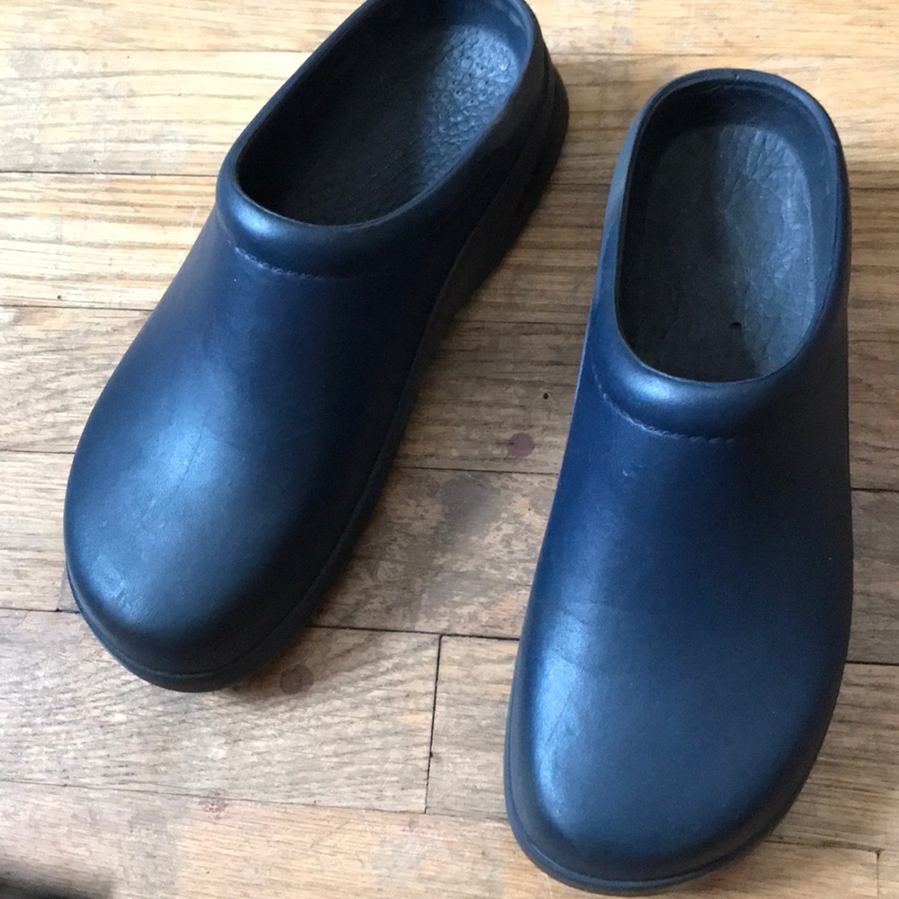 Klogs nursing shoes